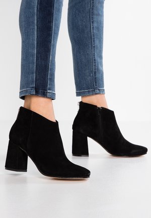 Botines bajos - black