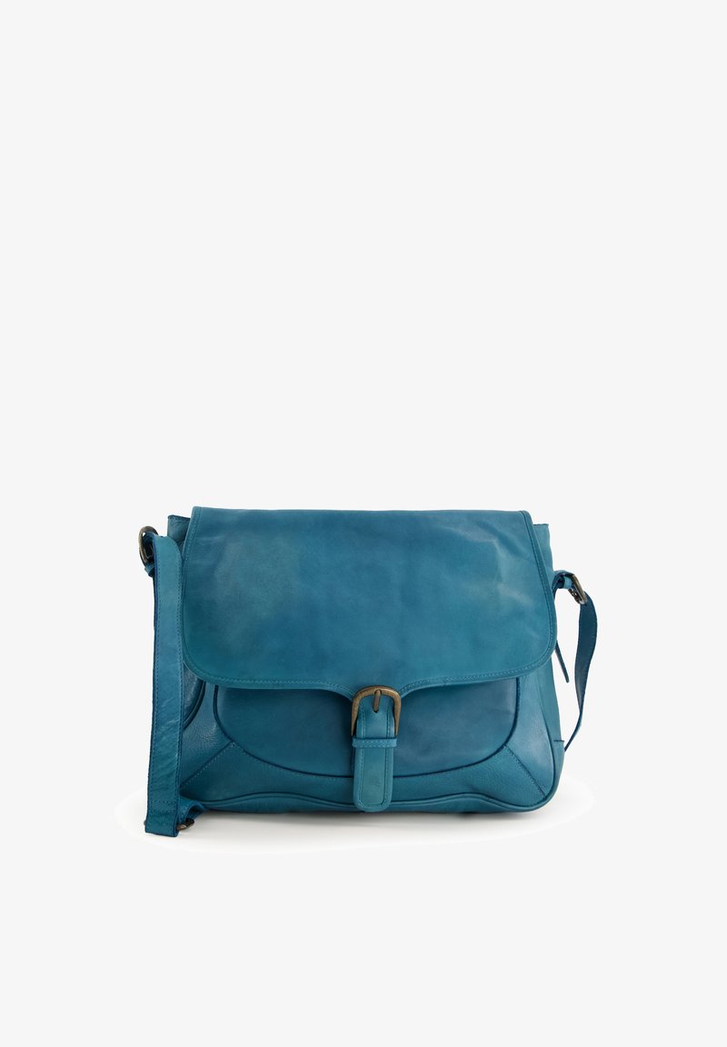 Leren schoudertas in een levendige turquoise kleur met een flapsluiting, een verstelbare schouderband en een decoratieve metalen gesp als accent.