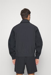 Nike Performance Chaqueta de entrenamiento - black