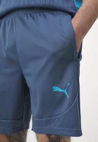 Puma MANCHESTER CITY TRAINING SHORTS - Klubu apģērbs - inky blue/magic blue