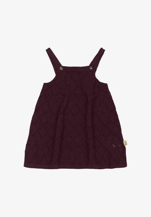 Burgundi värvi kudum dresses, millel on teemantmuster, õlavarre rihmad ja kaks nööbi aksenti. Omab laienevat seelikut ja pehmet tekstuuri.