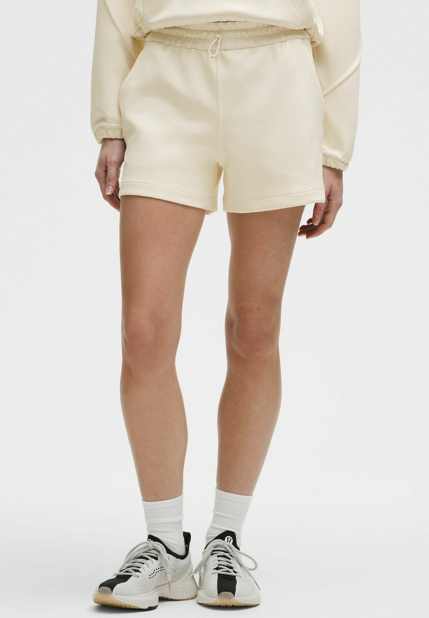 lululemon SOFTSTREME HIGH-RISE 10CM - Sports shorts - Light Ivory