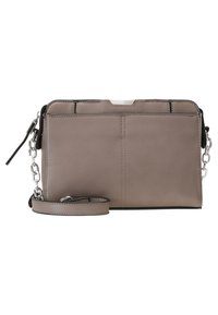 Taupe prostokątna torebka crossbody z srebrnym łańcuszkiem i gładkim wykończeniem ze skóry, pokazana z tyłu na białym tle.