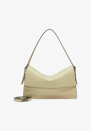 Sac à bandoulière en cuir beige avec rabat pliant, poignée attachée et sangle amovible posés à côté sur un fond blanc.