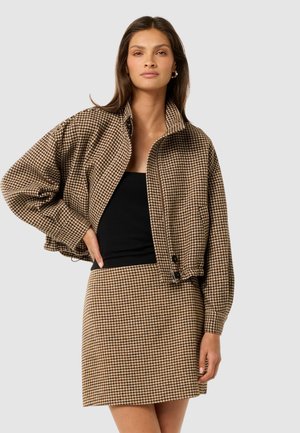 KAIA CHECK CROP - Übergangsjacke - mocha check