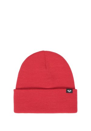 Gorro de punto rojo con puño doblado y una pequeña etiqueta negra con un logo blanco en forma de corazón en el lateral.