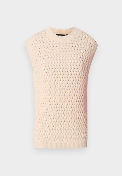 Pleteni bezrukavi top u svijetloj bež boji, s teksturiranim tkanim uzorkom, rebrastim izrezom i rubom, pravog siluete i otvorenim stranama.