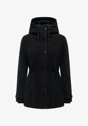 Cappotto invernale nero con cappuccio, bottoni a pressione frontali, coulisse regolabili su cappuccio e vita, e maniche lunghe con dettagli sul polsino.