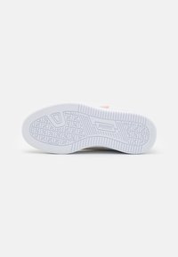 Puma CAVEN 2.0 UNISEX - Baskets basses - white/alpine snow/island pink
