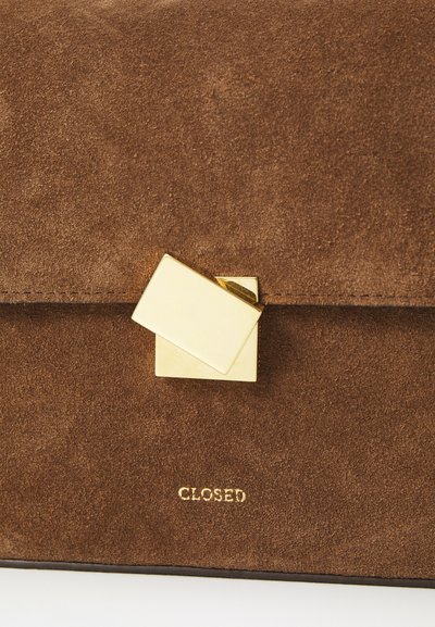 CLOSED BAG ONE  - Keresztpántos táska - arabica espresso