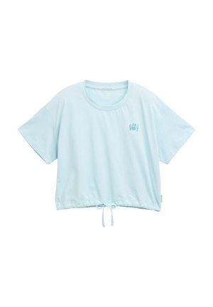 Hellblaues, kurzes T-Shirt aus weichem Stoff, mit rundem Halsausschnitt, kurzen Ärmeln und einem Kordelzug am Saum. Auf der Vorderseite ist "Hi!" gestickt.