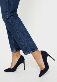 Lipsy COMFORT - Magas sarkú cipők - navy blue