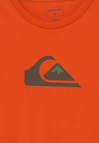 Quiksilver COMP LOGO TEE  - T-shirt estampada - pureed pumpkin