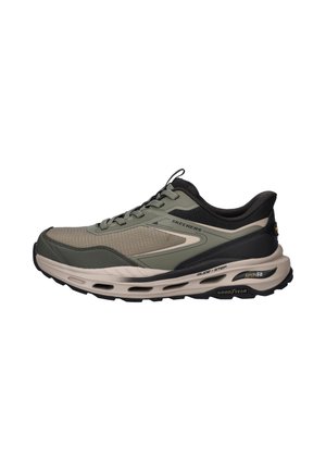 Baskets Skechers Arch Fit marron clair et noir avec fermeture à lacets et semelle rembourrée conçues pour le confort et le maintien.