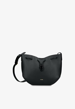 Sac à bandoulière en cuir noir avec bandoulière réglable, fermeture à cordon et petit logo de marque doré au centre avant.