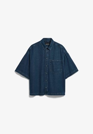 Dunkelblaues, kurzärmliges Denimhemd mit Druckknöpfen, einer Brusttasche auf der linken Seite und einem klassischen Kragen.