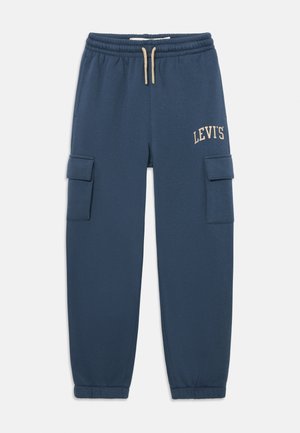 Marineblå cargo-sweatpants med elastisk talje, snøre, sidelommer med klap og "LEVI'S"-logo på venstre lår.