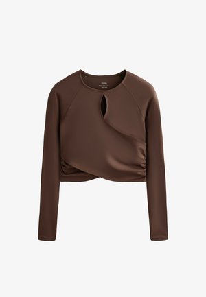 Hnedý krátky top z hladkej látky, s dlhými rukávmi a výrezom v tvare kľúčovej dierky. Dizajn obsahuje nariasené detaily na boku.