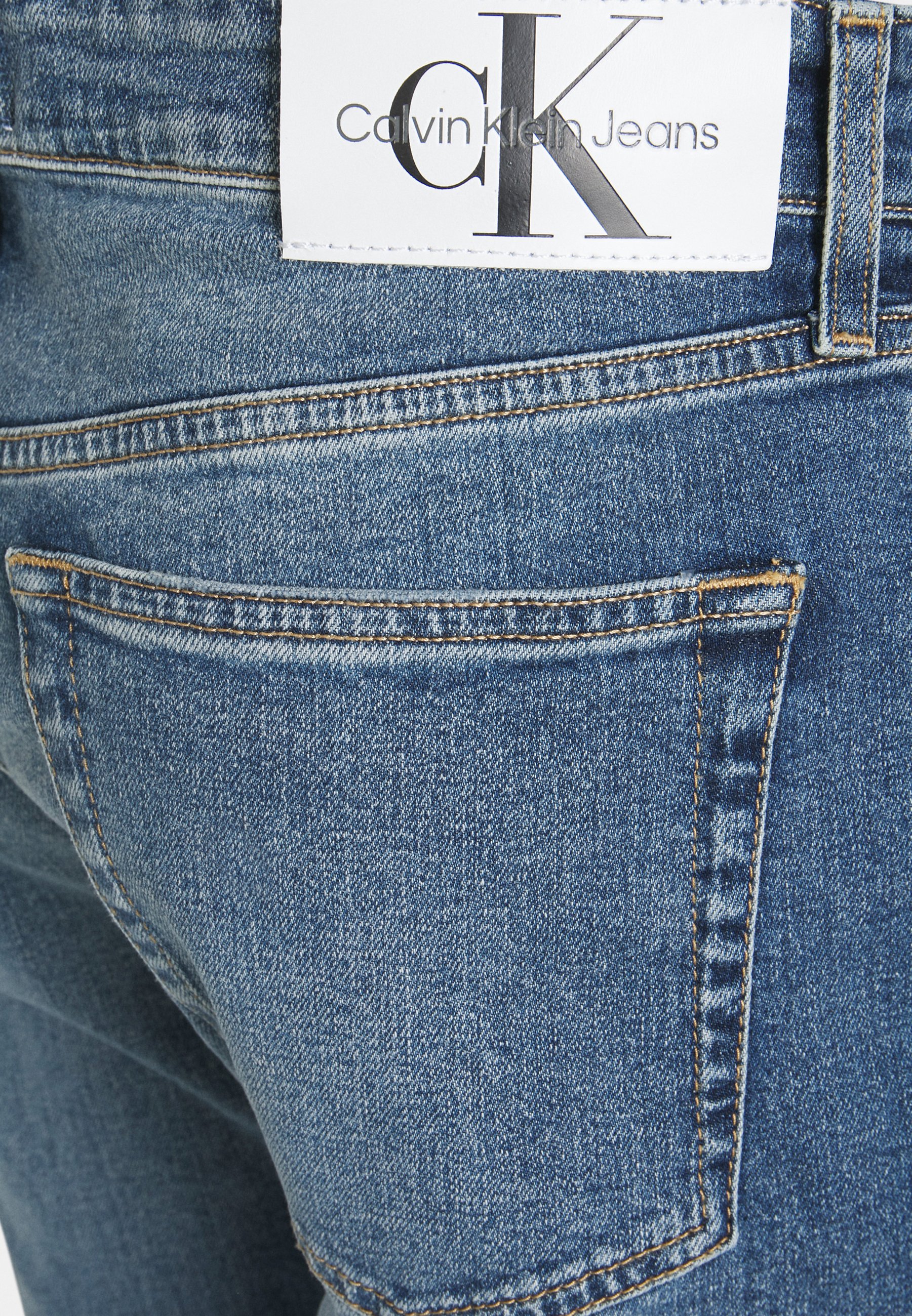 Calvin Klein Jeans SLIM TAPER - Jeans Tapered Fit - denim light/Lichtblauw  - Zalando.nl