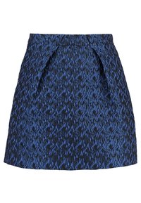 Jupe bleue texturée avec une surface à motifs, présentant une taille cintrée et des plis. Coupe courte avec des détails froncés près de la taille.