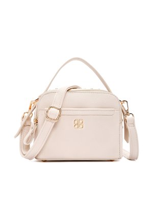 Pequeño bolso de mano de cuero beige con herrajes dorados, bolsillo frontal con cremallera, correa ajustable para el hombro y asa superior.