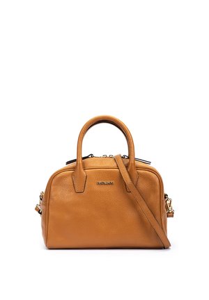 Sac à main en cuir marron avec deux poignées, une bandoulière détachable, et une fermeture éclair visible sur le dessus.