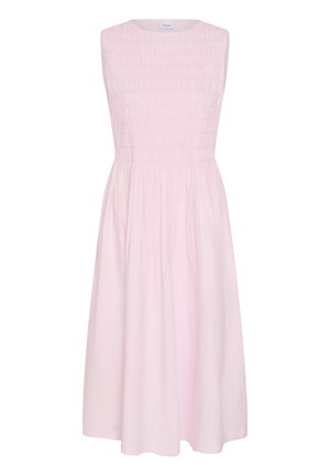 Robe midi rose clair sans manches avec corsage froncé, jupe plissée, encolure ronde et coupe décontractée.