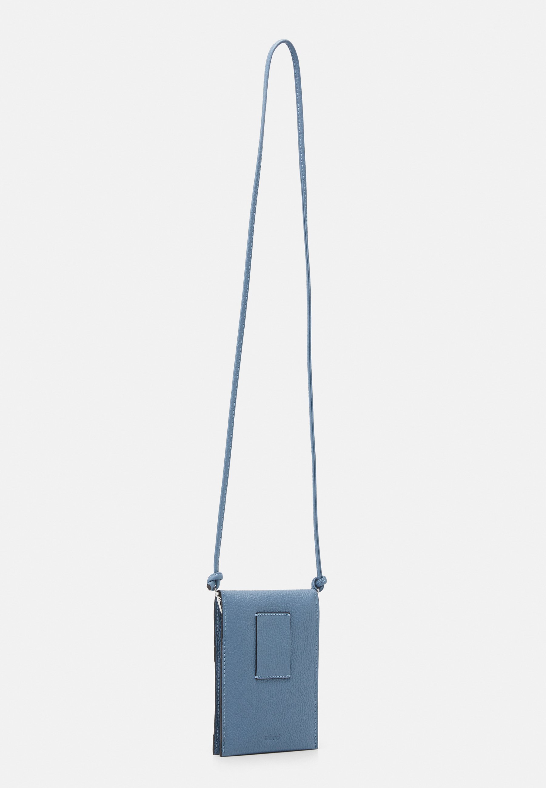 camilla pouch