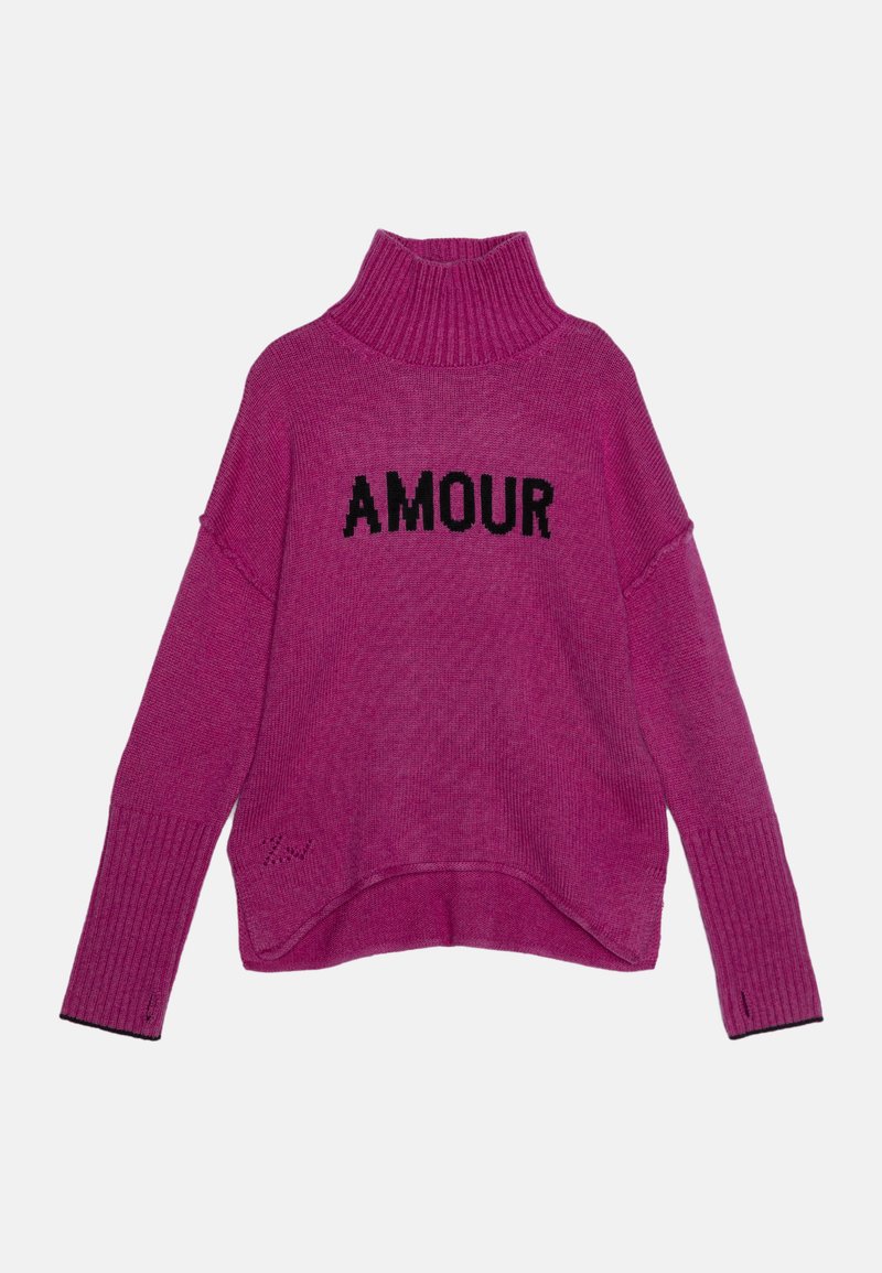 Maglione fucsia a maglia con colletto alto a coste e spalle scese. Presenta una grafica nera "AMOUR" sul davanti e polsini a coste.