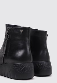 Fluchos Botines de cuña - black