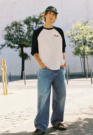 PULL&BEAR, EMBROIDERED RAGLAN SLEEVE - T-SHIRT - Long sleeved top - dark blue
