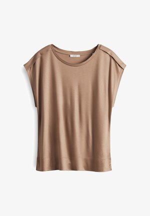 Haut marron à manches courtes avec une texture douce et lisse. Présente un col rond et des détails subtils au niveau des coutures d'épaules.