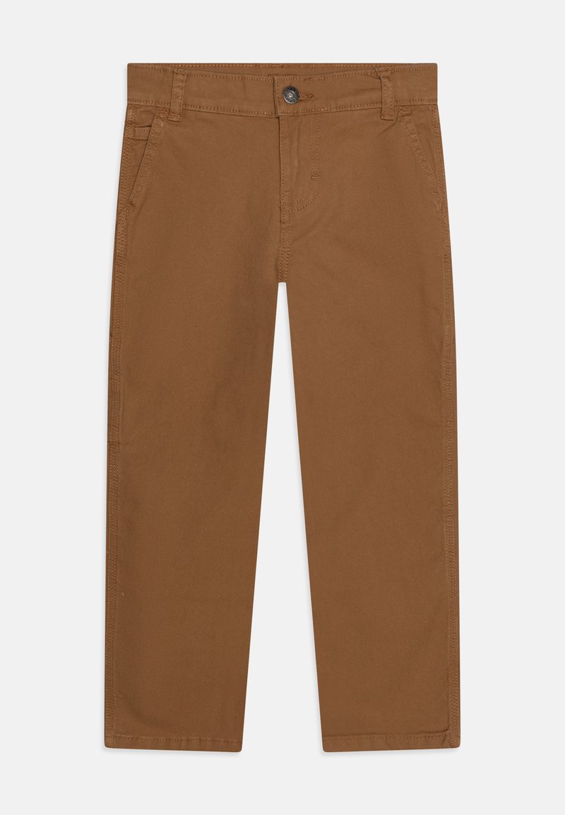 Smeđe pamučne hlače ravnog kroja, s prednjim kopčanjem na dugme, dva bočna džepa i jednostavnim šavnim detaljima.