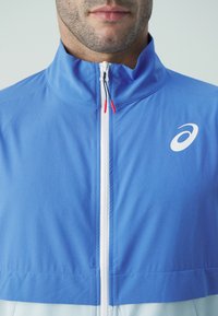 ASICS MEN MATCH JACKET - Spordijakk - sapphire