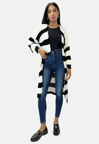 Elara Strickjacke - schwarz