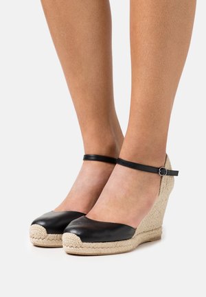 Weekend Max Mara, Escarpins à plateforme - black