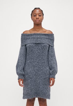 ONLMARIE OFF SHOULDER DRESS - Svetríkové šaty - medium grey melange