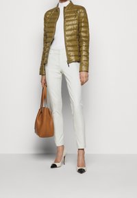 Patrizia Pepe Chaqueta de plumas - green