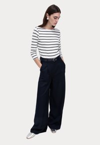 Marks & Spencer STRIPED SLASH NECK - Maglietta a manica lunga - white mix