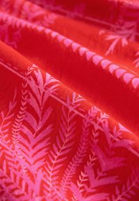 Unselected, red pink print
