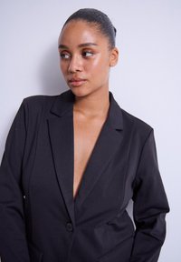 ICHI - IHKATE SUS OVERSIZE BL - Blazer - black Thumbnail Image 1