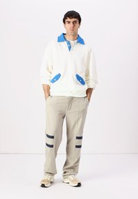 Pal Sporting Goods RIVER RATS UNISEX - Φούτερ - marshmallow/blue