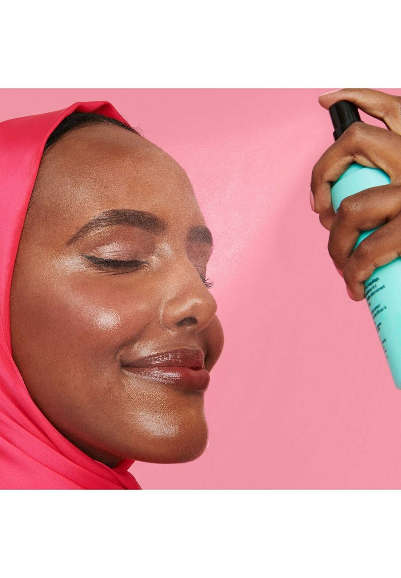 Damen Teint | BENEFIT COSMETICS THE POREFESSIONAL SUPER SETTER MINI MAKE-UP SETTING SPRAY Fixierspray und Fixierpuder - CF52053 Damen Teint | BENEFIT COSMETICS THE POREFESSIONAL SUPER SETTER MINI MAKE-UP SETTING SPRAY Fixierspray und Fixierpuder - CF52053