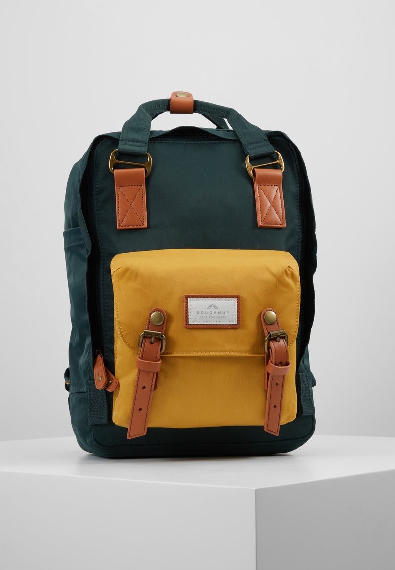Doughnut MACAROON BACKPACK UNISEX - Mochila - slate green/yellow