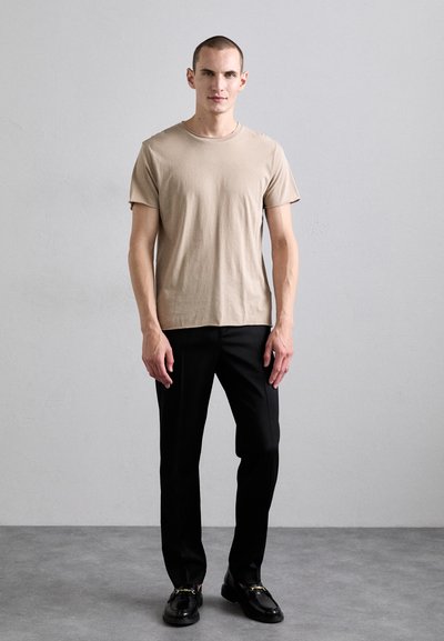 Filippa K ROLL NECK TEE - Jednoduché tričko - faded khaki