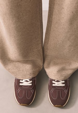 Next, REGULAR FIT, brązowy