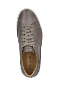 Sneaker in pelle grigia con punta rotonda, lacci piatti e dettagli beige. Caratterizzato da un interno imbottito e una suola bianca a contrasto.