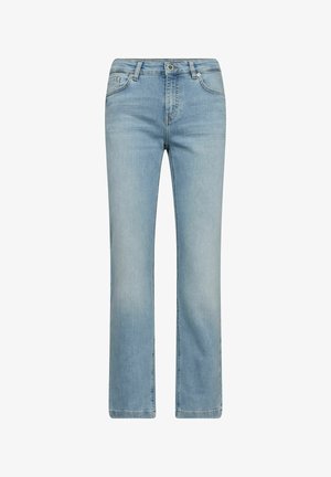 Helehallid sirge lõikega teksapüksid esitaskute, vööaasade ja nööp-kinnitusega valgel taustal.