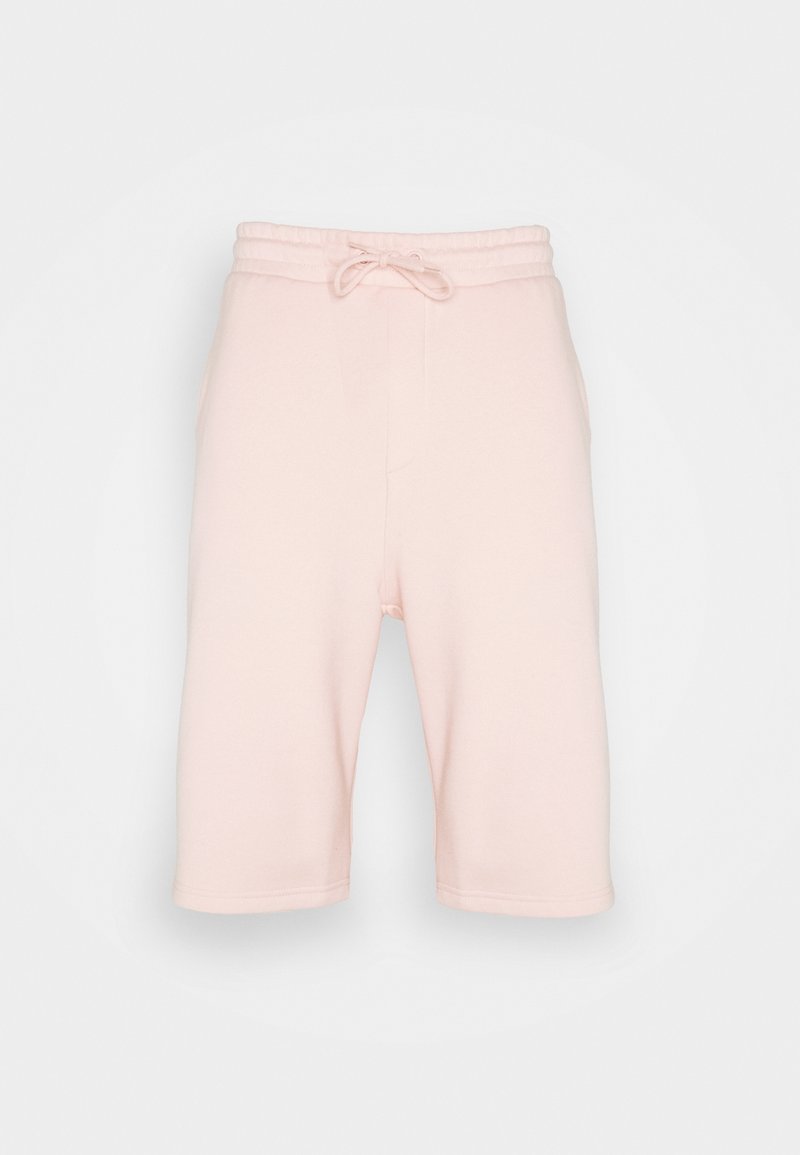 Shorts rose clair longueur genou avec taille élastique et cordon à l'avant, présentés sur fond blanc uni.