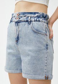 Koton Shorts Elastic Waistband Pockets Printed Pantaloncini, Design Ecru (0d1), 5-6 Anni Girls's
